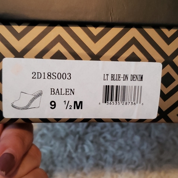 Charles David DENIM Light blue denim wedge - Picture 12 of 12